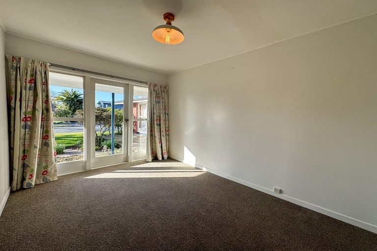 Photo of property in 11 Tuirau Place, Ilam, Christchurch, 8041