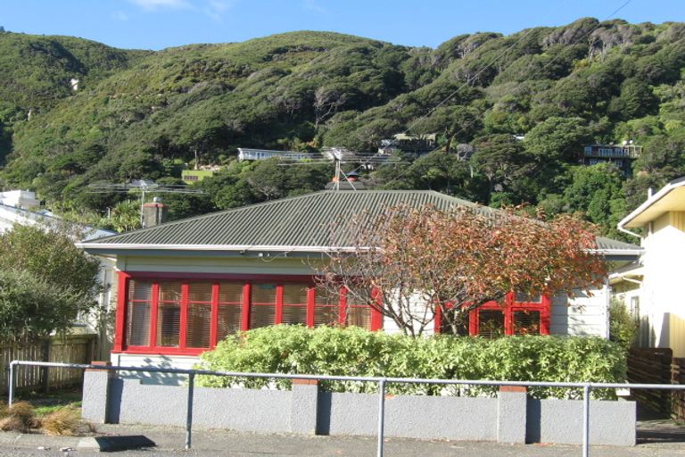 Photo of property in 397 Muritai Road, Eastbourne, Lower Hutt, 5013
