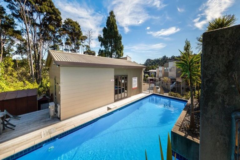 Photo of property in 1/206 Manuka Road, Bayview, Auckland, 0629