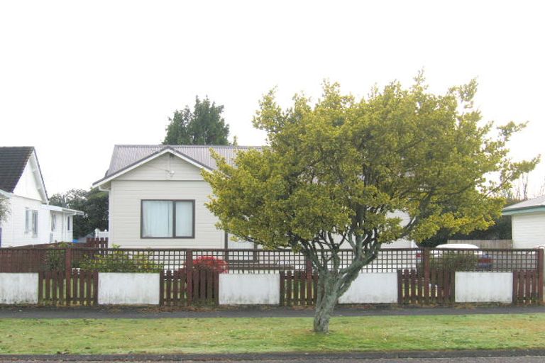 Photo of property in 16 Sayer Street, Frankton, Hamilton, 3204