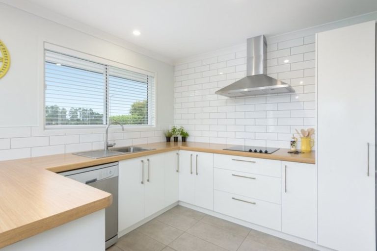 Photo of property in 91 Ballintoy Park Drive, Welcome Bay, Tauranga, 3175