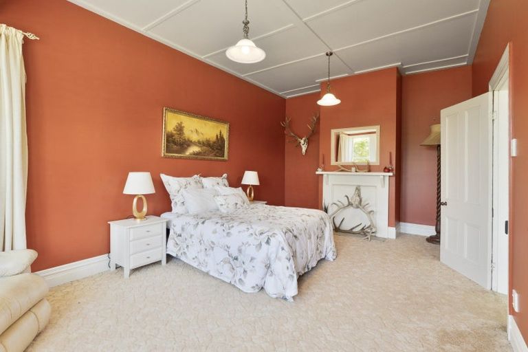 Photo of property in 30 Milne Street, Hunterville, 4730