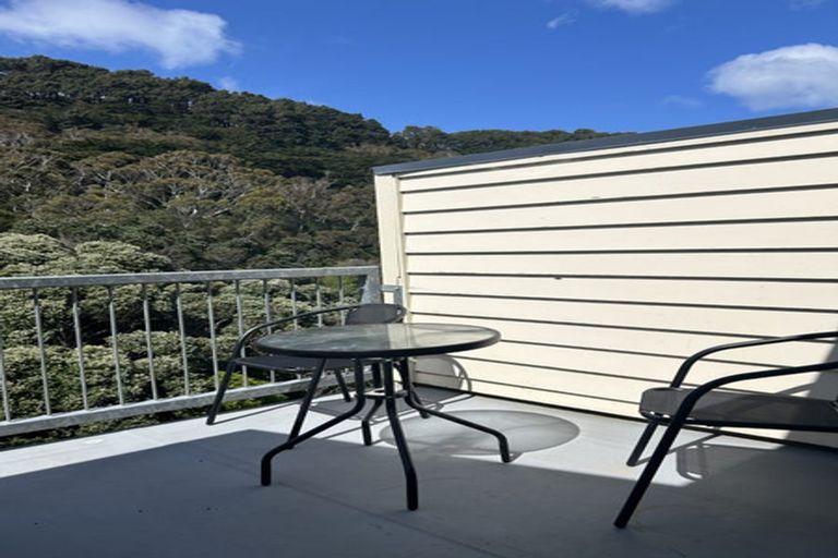 Photo of property in 29 Lawson Place, Mount Victoria, Wellington, 6011
