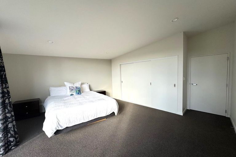 Photo of property in 39a Fairclough Road, Beach Haven, Auckland, 0626
