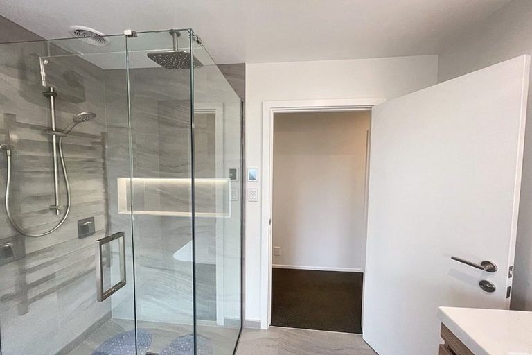 Photo of property in 242 Memorial Avenue, Burnside, Christchurch, 8053