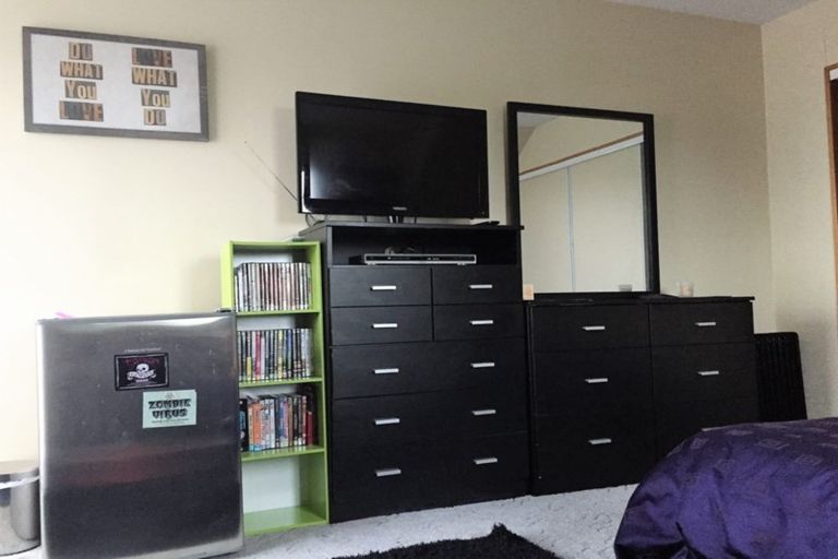 Photo of property in 52 Blue Gum Place, New Brighton, Christchurch, 8083