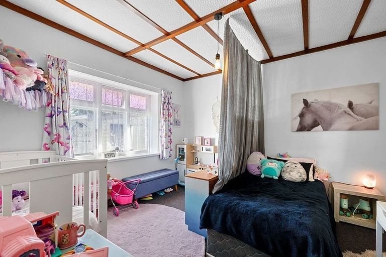 Photo of property in 17 Massey Street, Westown, New Plymouth, 4310