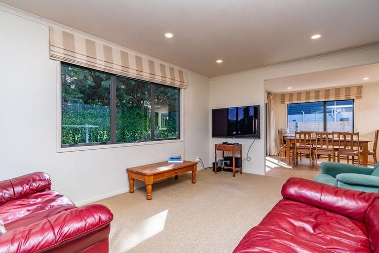 Photo of property in 152e One Tree Point Road, One Tree Point, 0118