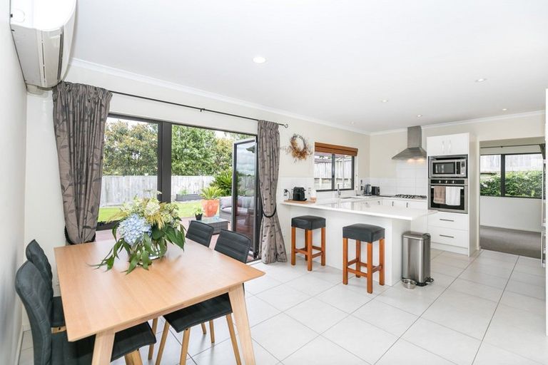 Photo of property in 71 Ayrshire Drive, Grandview Heights, Hamilton, 3200