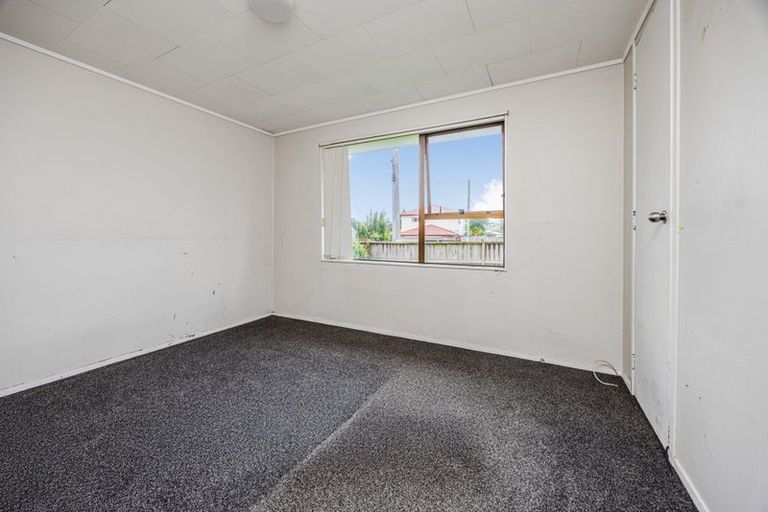 Photo of property in 2 Harrington Road, Henderson, Auckland, 0610