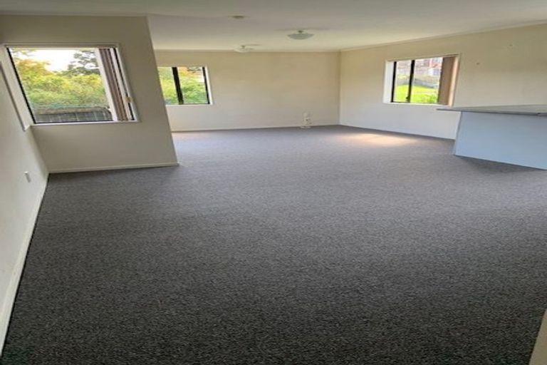 Photo of property in 26 Blueridge Close, Sunnyvale, Auckland, 0612