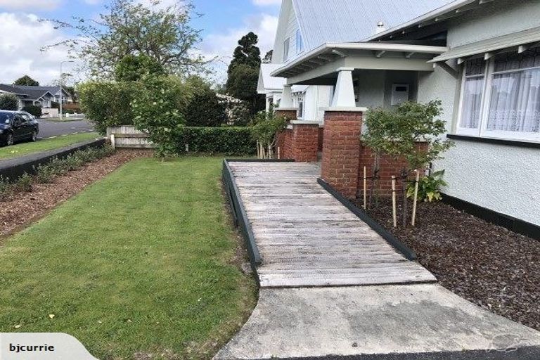 Photo of property in 42 Dahlia Street, Palmerston North, 4410