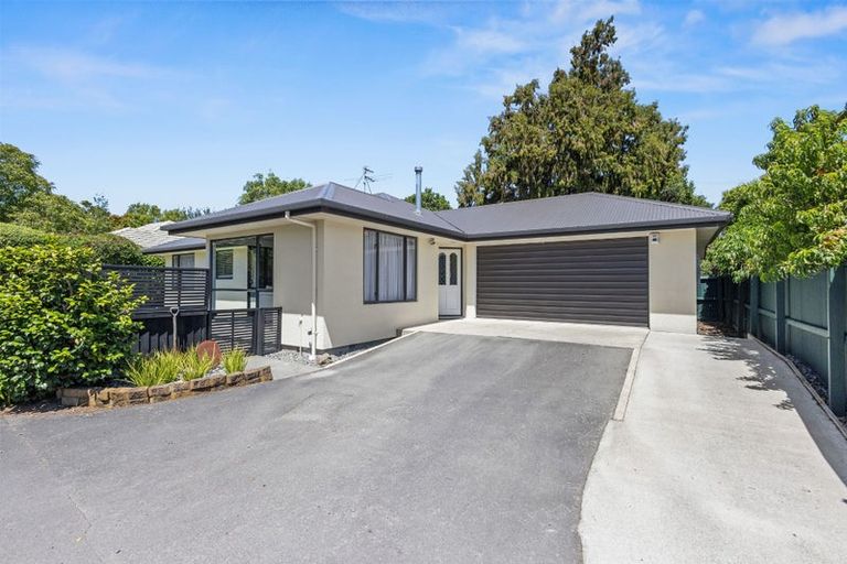 Photo of property in 190 Main North Road, Redwood, Christchurch, 8051