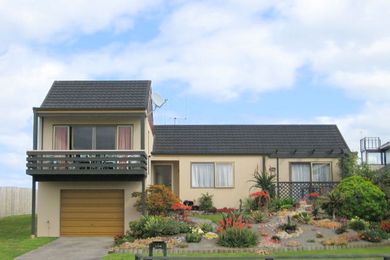 Photo of property in 104 Dickson Road, Papamoa Beach, Papamoa, 3118