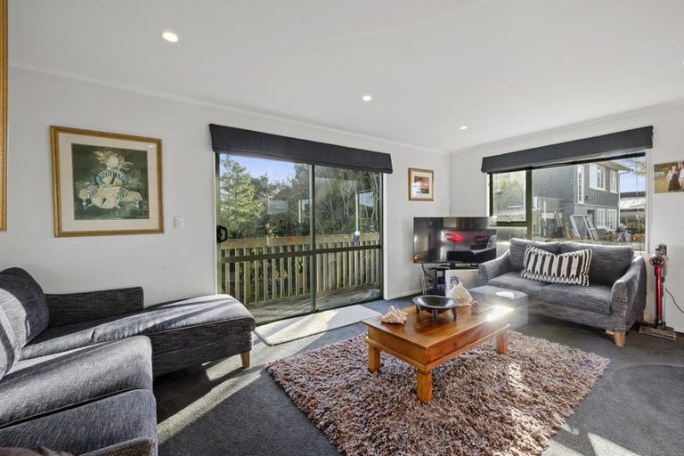 Photo of property in 142 Seaview Road, Westown, New Plymouth, 4310