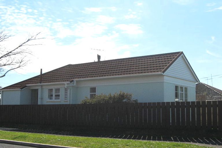 Photo of property in 1 Exeter Street, Brooklands, New Plymouth, 4310