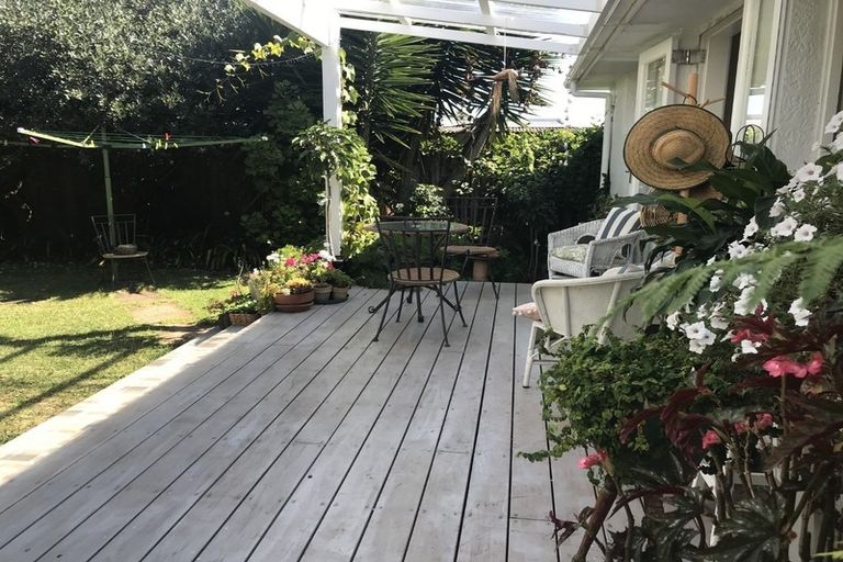 Photo of property in 6 Miro Road, Mangere Bridge, Auckland, 2022