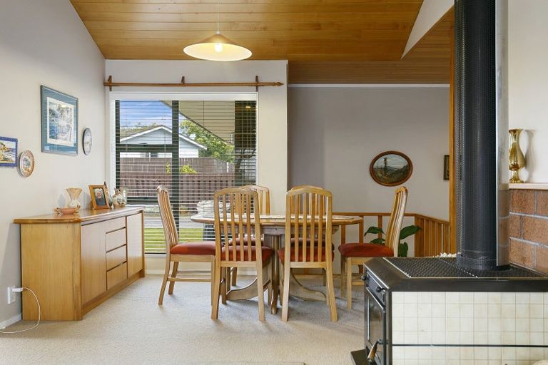 Photo of property in 5 Clarke Grove, Richmond Heights, Taupo, 3330