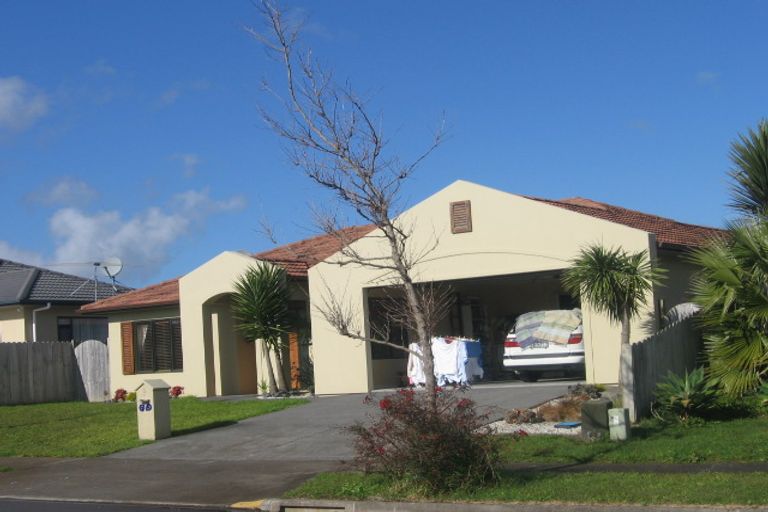 Photo of property in 8 Chapletown Drive, East Tamaki, Auckland, 2016