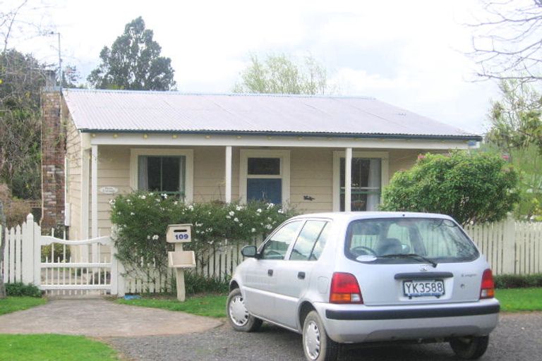 Photo of property in 109 Pagitt Street, Coromandel, 3506