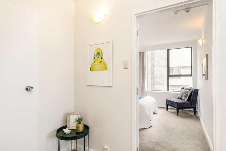 Photo of property in Hobson Court Flats, 62/70 Hobson Street, Thorndon, Wellington, 6011