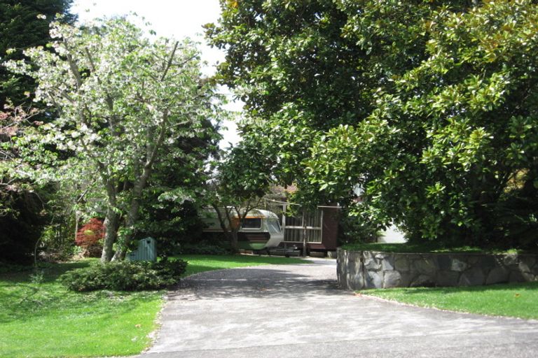 Photo of property in 5 Tupara Crescent, Kawaha Point, Rotorua, 3010