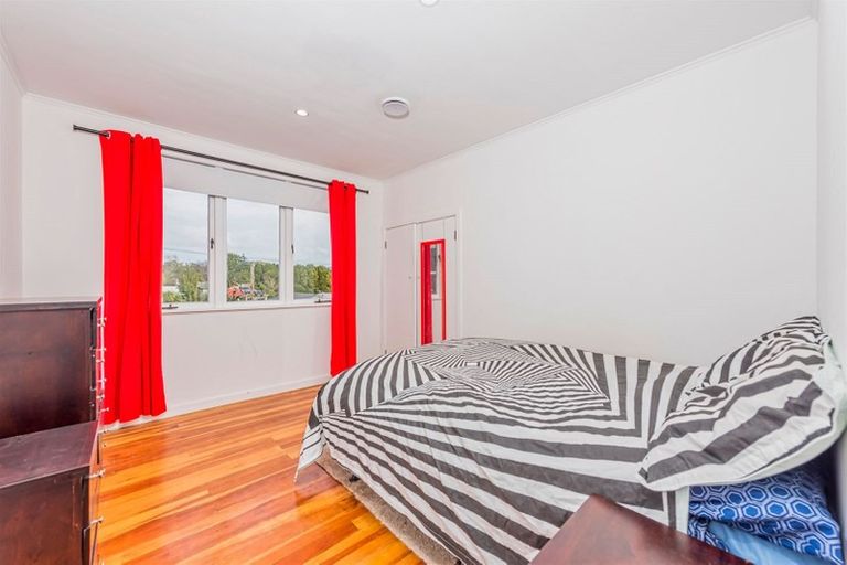 Photo of property in 12 Adriatic Avenue, Henderson, Auckland, 0612
