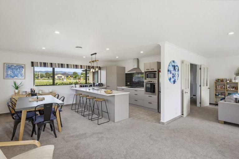 Photo of property in 1 William Noel Place, Waikanae Beach, Waikanae, 5036