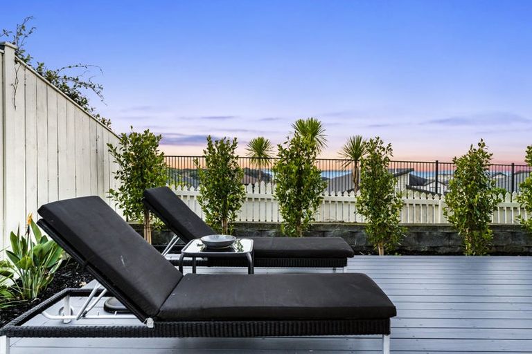 Photo of property in 33 Te Oneroa Way, Long Bay, Auckland, 0630