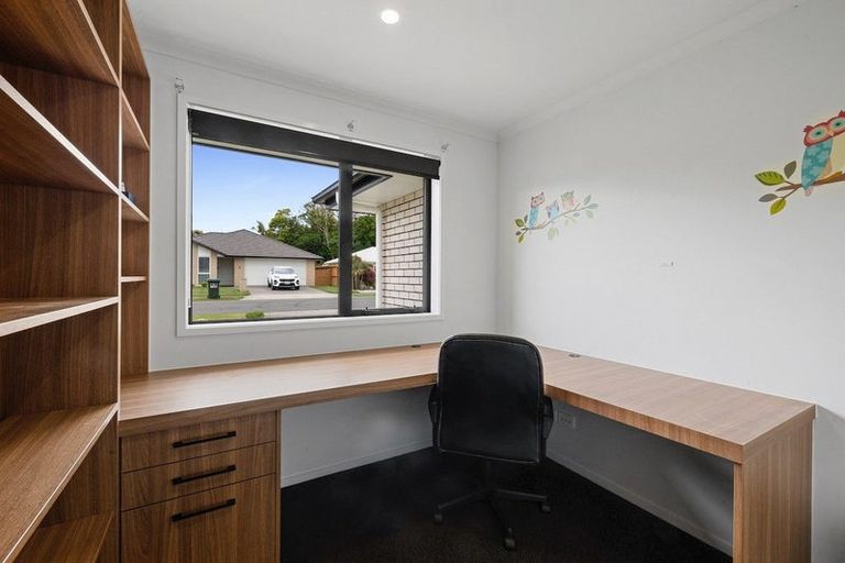Photo of property in 15 Dreaver Drive, Waitara, 4320
