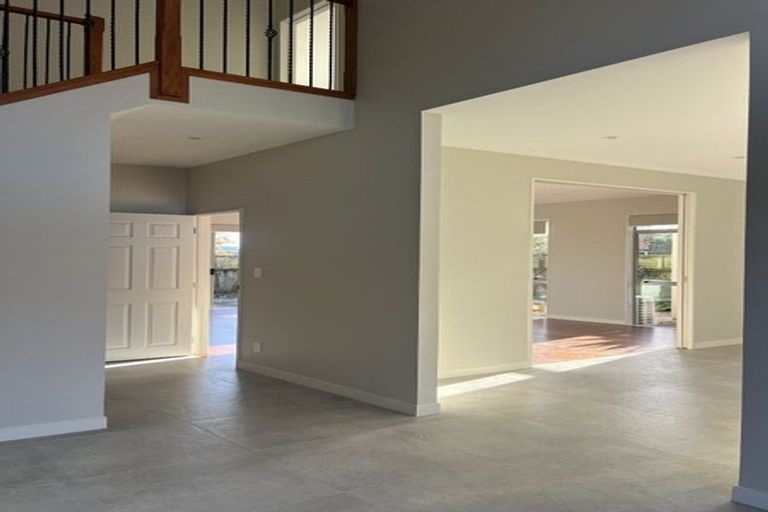 Photo of property in 10 Ballymore Drive, Pinehill, Auckland, 0632