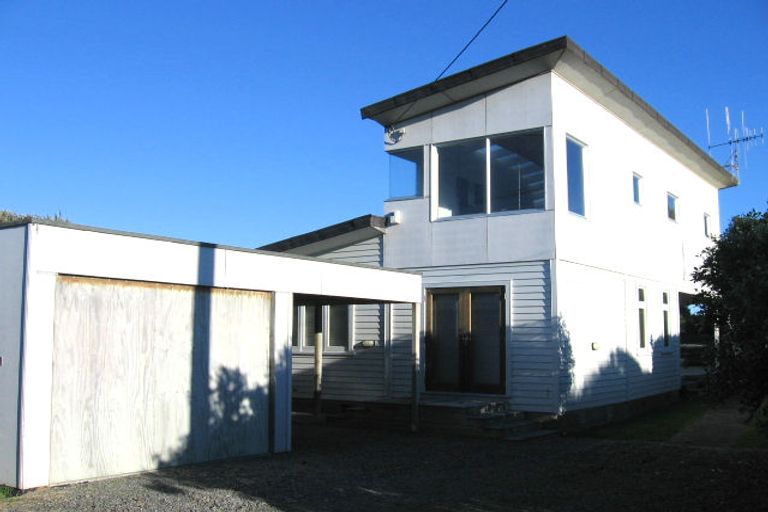 Photo of property in 35 Kapiti Lane, Otaki Beach, Otaki, 5512