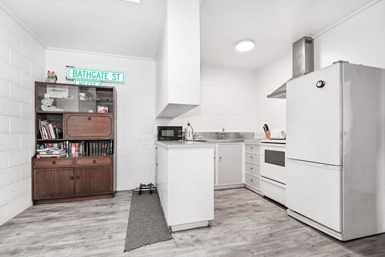 Photo of property in 209 King Street South, Hastings, 4122