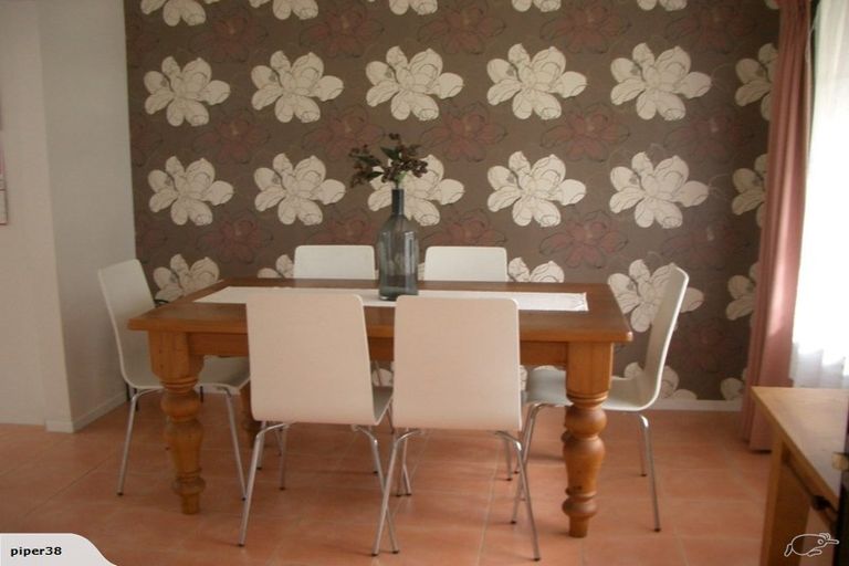 Photo of property in 75 Kennedy Avenue, Forrest Hill, Auckland, 0620