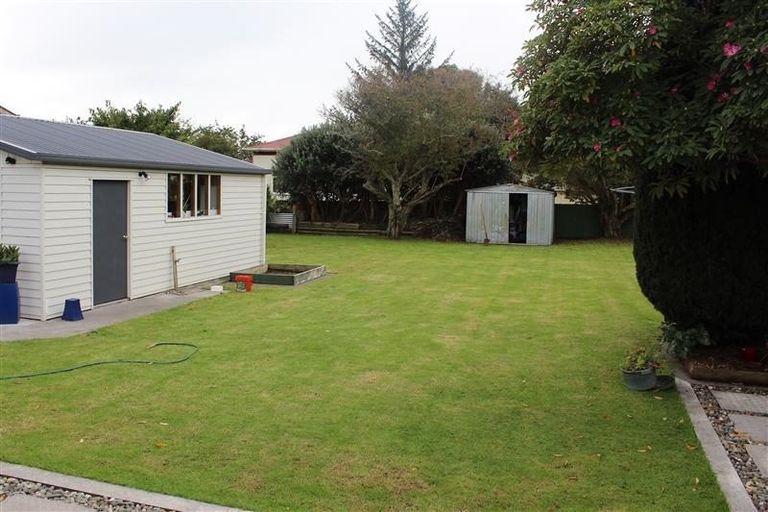 Photo of property in 18 Brookes Terrace, Waitara, 4320