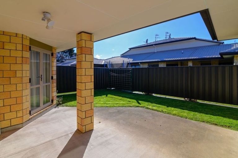 Photo of property in 29/64 Kawaha Point Road, Kawaha Point, Rotorua, 3010