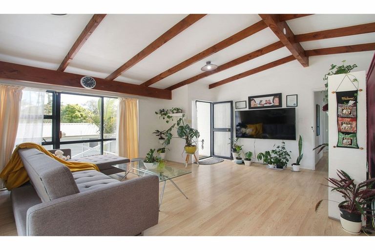 Photo of property in 2a Ranch Avenue, Beach Haven, Auckland, 0626