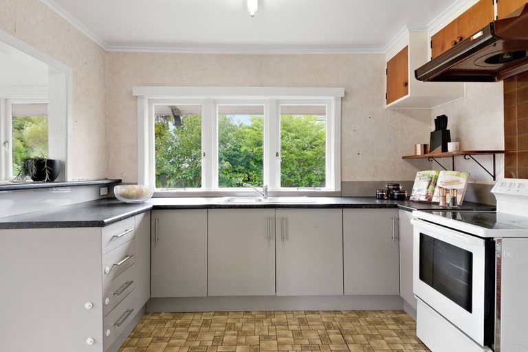 Photo of property in 699 Swanson Road, Swanson, Auckland, 0612