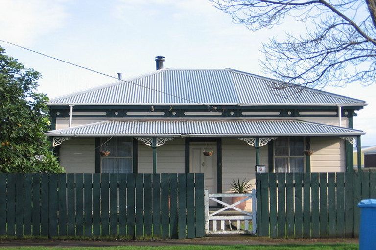 Photo of property in 8 Mckenzie Street, Levin, 5510