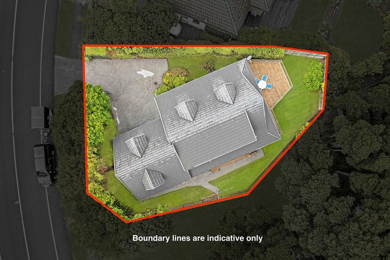 Photo of property in 100 Eugenia Rise, Goodwood Heights, Auckland, 2105