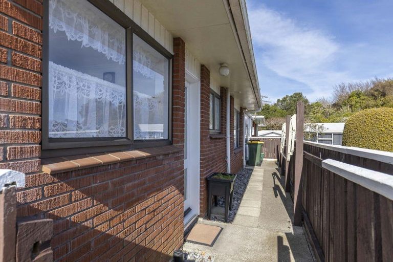 Photo of property in 10 Kapui Place, Waitara, 4320