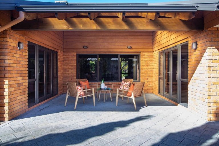 Photo of property in 2 Shiraz Place, Rototuna, Hamilton, 3210