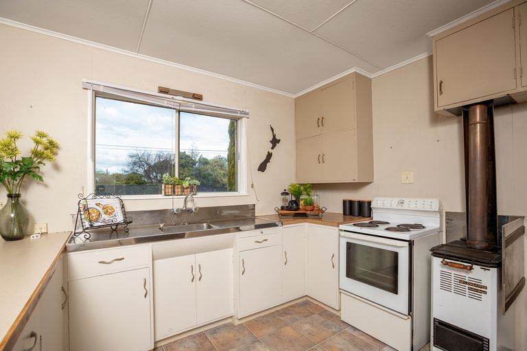 Photo of property in 404 High Street South, Carterton, 5713