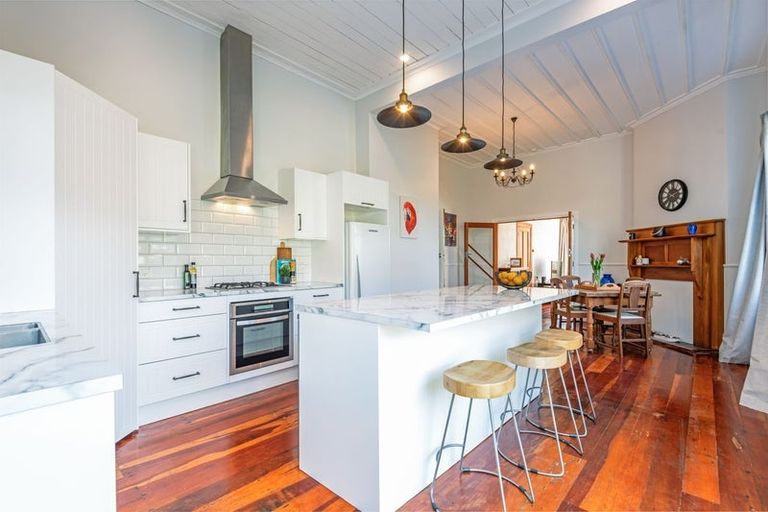 Photo of property in 19 Alfred Street, Roslyn, Palmerston North, 4414