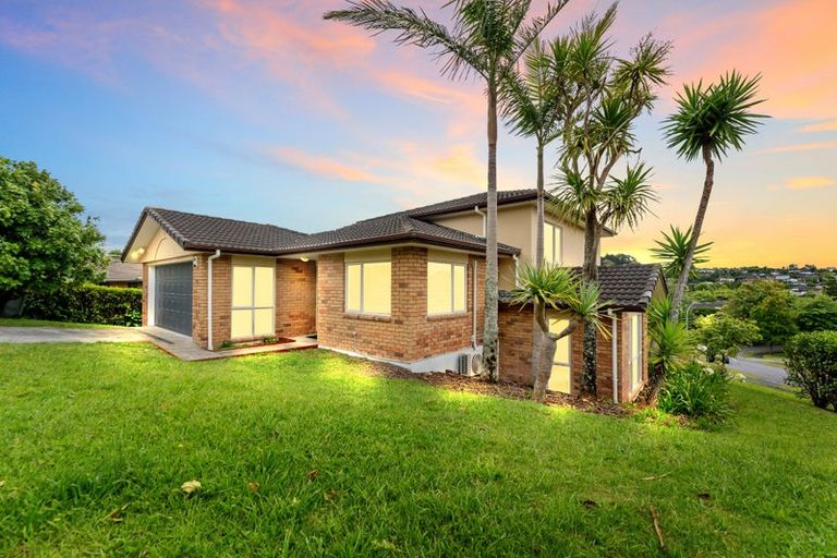 Photo of property in 1 Luna Place, Henderson, Auckland, 0612