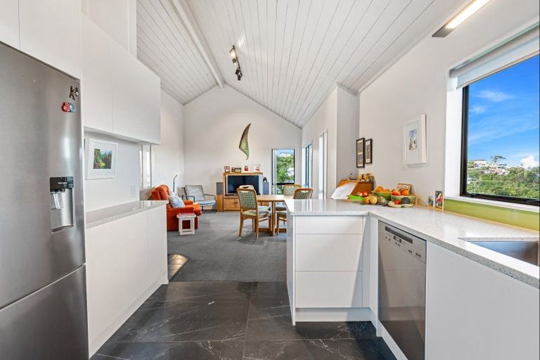 Photo of property in 28 Bellbird Rise, Murrays Bay, Auckland, 0630