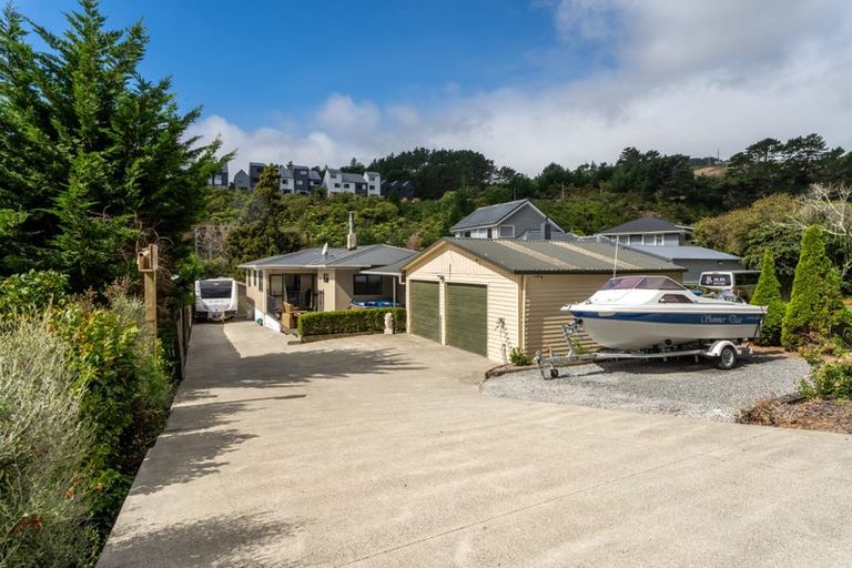 Photo of property in 23 Willowbank Road, Tawa, Wellington, 5028