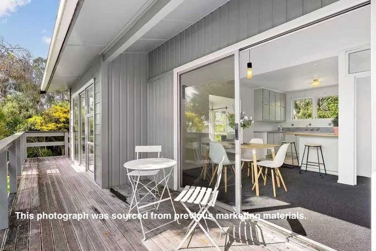 Photo of property in 38 D'oyly Drive, Stanmore Bay, Whangaparaoa, 0932