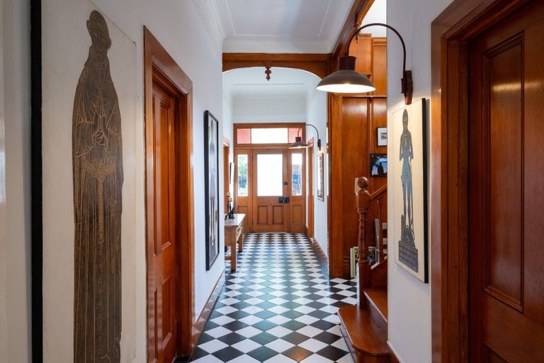 Photo of property in 27 Fitzroy Road, Bluff Hill, Napier, 4110