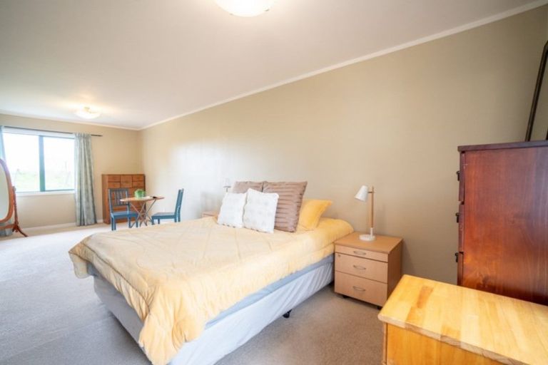 Photo of property in 39 Springdale Grove, Fitzherbert, Palmerston North, 4410
